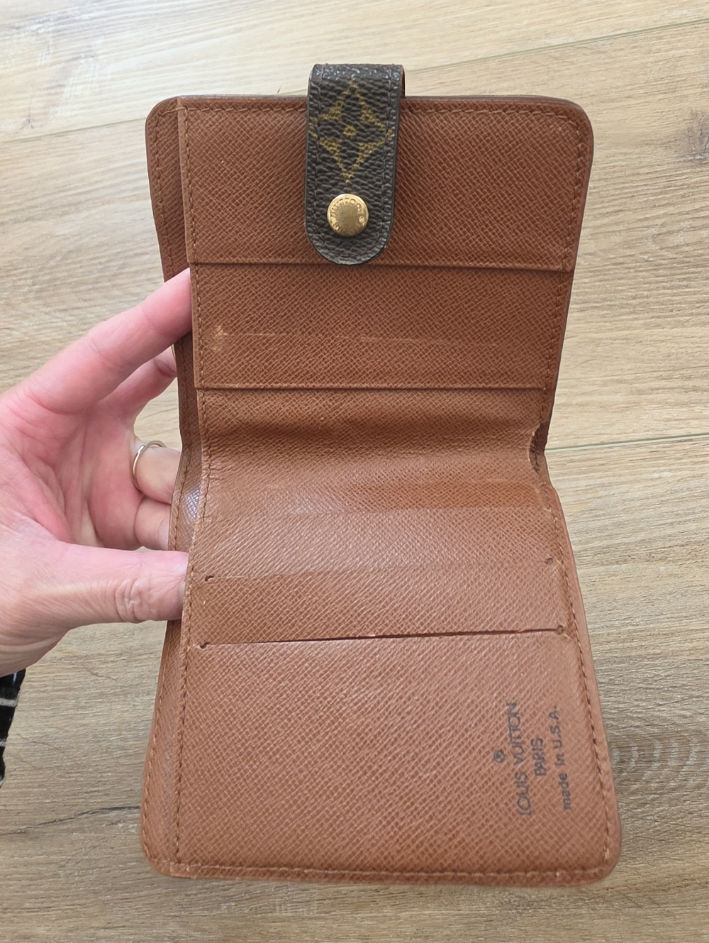 AUTHENTIC Louis Vuitton Monogram Bifold Snap Wallet (Pre-loved Condition!) - Picture 3 of 12